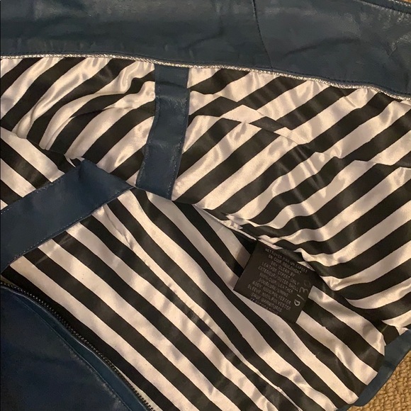 Leather jacket - Picture 3 of 3